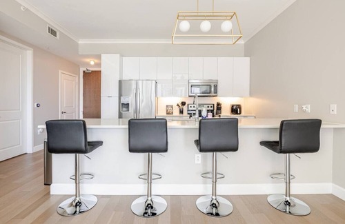Peachtree Heights West Apartamento | Luxurious 1,000 Sq ft. Buckhead Penthouse