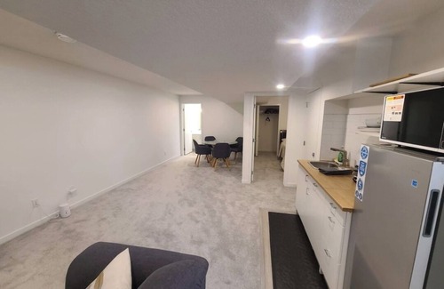 Airdrie Casa | Luxurious 1-bedroom basement suite in marvelous Airdrie 15 minutes to the Airpor