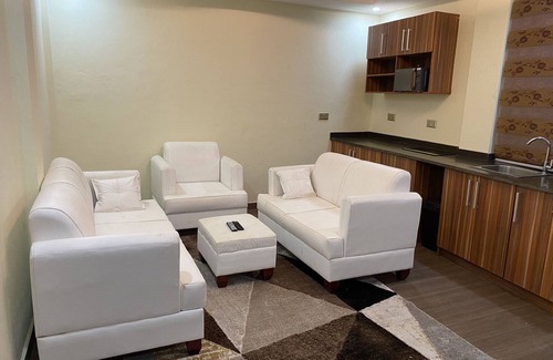 Kumasi Apartamento | Luxurious 1 BR executive apt in kumasi. Free Breakfast, high speed internet!