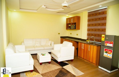 Kumasi Apartamento | Luxurious 1 BR executive apt in kumasi. Free Breakfast, high speed internet!