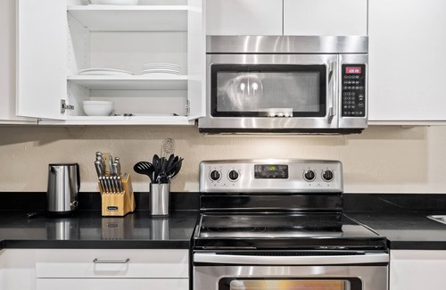 Cuernavaca Condominio | Luxurious 1b/1b Designed For Long Stays In Tech Capital!