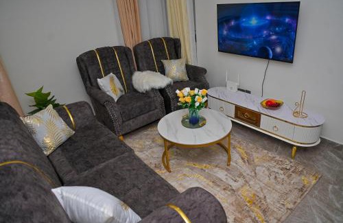 Kilimani Apartamento | Luxurious 1Bedroom in Kilimani, Equipped gym, Serviced lift, Speedy Wifi, Garden Views, Kids play area, Proximity to yaya centre shopping malls, restaurants and bars