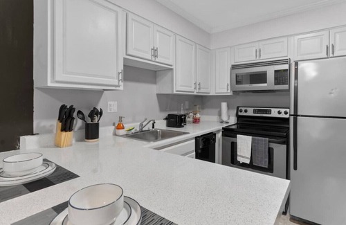 Crabtree Apartamento | Luxurious 2 Bed Suite - in Raleigh!