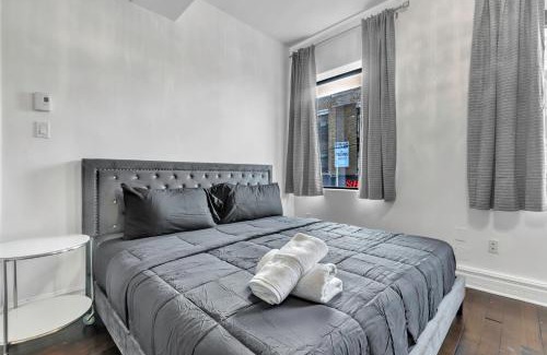 Gay Village Apartamento | Luxurious 2 Bedroom 2 Bathroom Condo Downtown Montreal