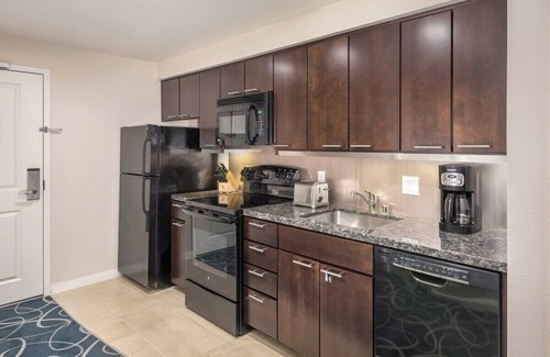 Las Vegas Condominio | Luxurious 2 Bedroom, 2 Bathroom with Kitchen Condo in Vegas, Sleeps 8