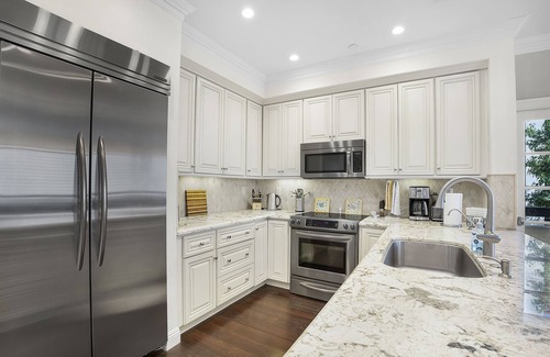 Mission Valley West Apartamento | Luxurious 2 bedroom / 2 full bath condo in Mission Valley West!