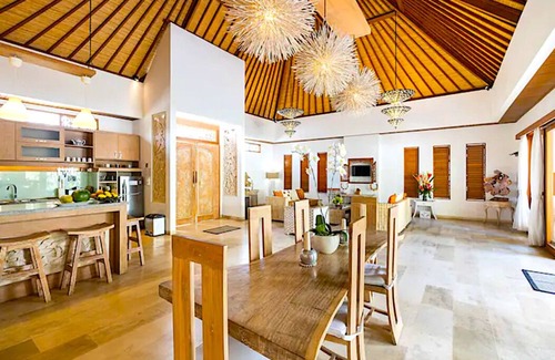 Kutuh Kaja Villa | Elegante villa nueva de 2 dormitorios con piscina privada y preciosas vistas al valle.