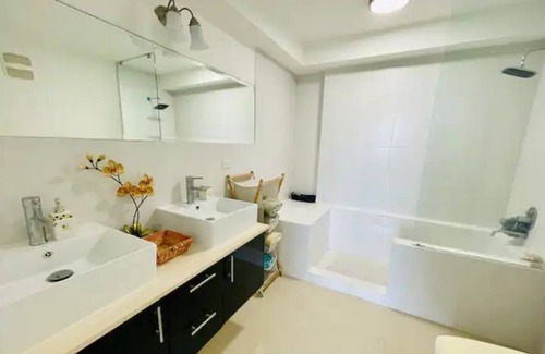 Maria Chiquita Condominio | Luxurious 2Bed 2Bath. Large Pool and Private Beach
