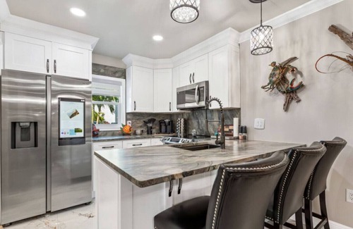 Madeira Beach Casa | Luxurious 2BR 2BA, 2 Kings Condo Madeira Beach