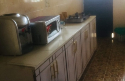 Nakuru Apartamento | Lujoso apartamento de 2 dormitorios ubicado en Nakuru Kenia / 5 minutos a pie de la ciudad
