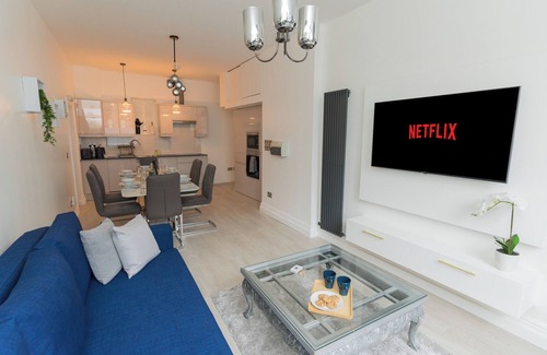 Birmingham City Centre Apartamento | Luxurious 2BR Bham Home with free parking, perfect for families and contractors