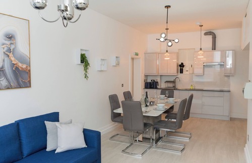 Birmingham City Centre Apartamento | Luxurious 2BR Bham Home with free parking, perfect for families and contractors
