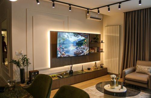 Sarajevska Apartamento | Luxurious 2BR Designer Apartment Near River & Park