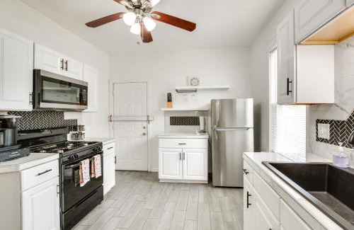 North Hyde Park Apartamento | Luxurious 2BR Kansas City Condo Near Downtown