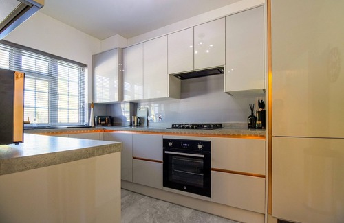 Watford Apartamento | Luxurious 3-Bed Apartment with Netflix and Wifi in Northwood