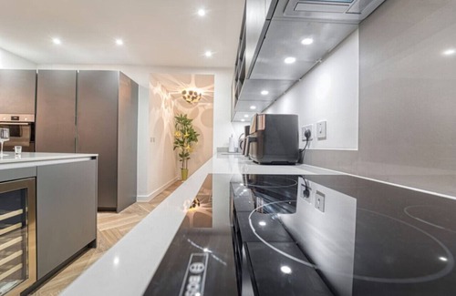 Convention Quarter Apartamento | Luxurious 3-Bedroom Apartment