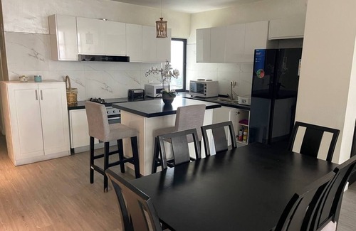 Kirkos Apartamento | Luxurious 3-bedroom apartment with WiFi in Bole Addis