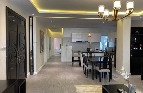 Kirkos Apartamento | Luxurious 3-bedroom apartment with WiFi in Bole Addis