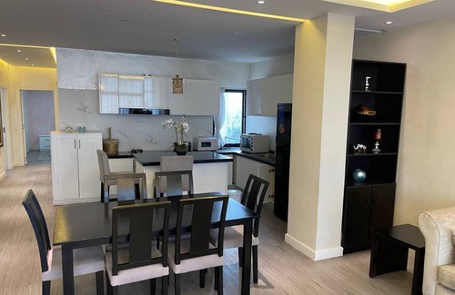 Kirkos Apartamento | Luxurious 3-bedroom apartment with WiFi in Bole Addis