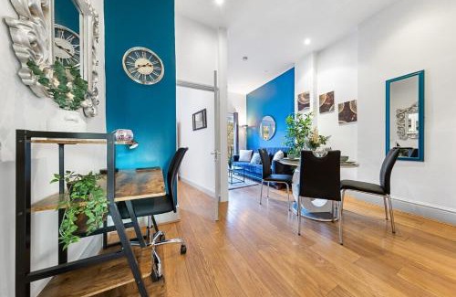 Kensington Apartamento | Luxurious 3 Bedroom Flat with Balcony in Kensington for 7 Next to Station Near Harrods