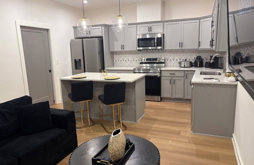 Nashville Casa | Luxurious 3-bedroom townhome centrally located in fabulous Nashville