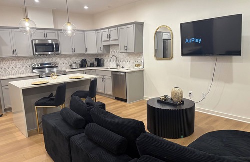 Nashville Casa | Luxurious 3-bedroom townhome centrally located in fabulous Nashville