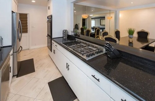 Westwood Casa | ¡Los próximos 4 días solo $ 275 por noche!