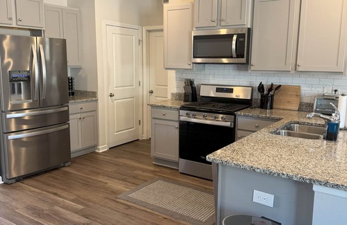 Wrightsboro Casa | Luxurious 3 bedroom home, 10 minutes from downtown Wilmington, pet friendly!