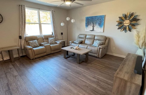 Wrightsboro Casa | Luxurious 3 bedroom home, 10 minutes from downtown Wilmington, pet friendly!