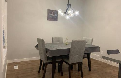 Regina Apartamento | Luxurious 3 BR Villa with free parking - King Bed
