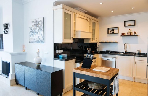 Istan Casa | Luxurious 3 en-suite bed with 300 degree view of Mediterranean, Gibraltar,Africa