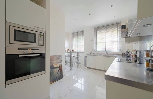 Neuilly-sur-Seine Apartamento | Luxurious 3 Bedroom Apartment in Paris Facing Bois de Boulogne