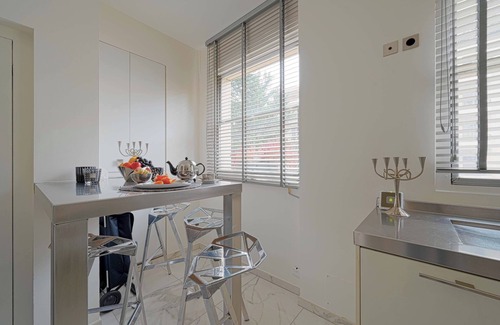 Neuilly-sur-Seine Apartamento | Luxurious 3 Bedroom Apartment in Paris Facing Bois de Boulogne