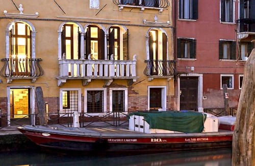 Cannaregio Apartamento | Luxurious 300 sqm Apartment with Canal View in Cannaregio