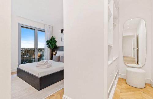 Gasperich Apartamento | Luxurious 3BR Apt with Jacuzzi in Central Lux