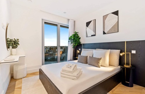 Gasperich Apartamento | Luxurious 3BR Apt with Jacuzzi in Central Lux
