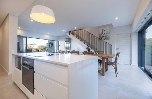 Salt Rock Apartamento | Luxurious 3BR House with Breathtaking Views