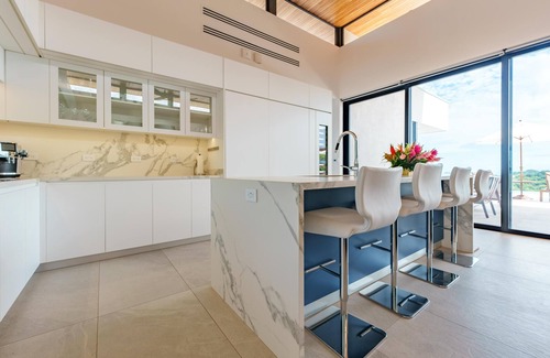 Paraiso Casa | Luxurious 4-Bedroom Home, with Gym – Stunning Ocean and Catalina Island views!