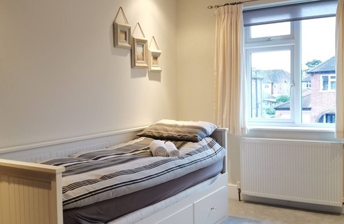 Burton Joyce Casa | Luxurious 4 Bedroom Detached Family Home