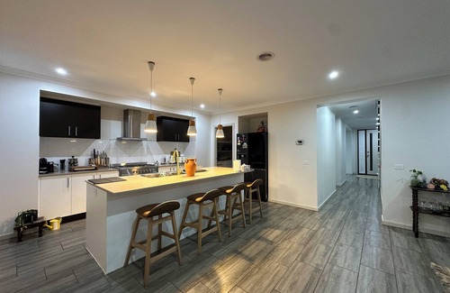 Truganina Casa | Luxurious 4 Bedroom Home in Prime Location