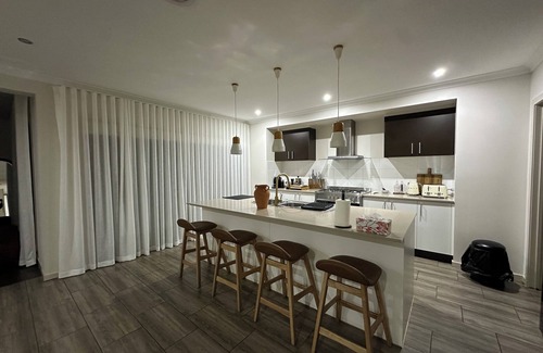 Truganina Casa | Luxurious 4 Bedroom Home in Prime Location