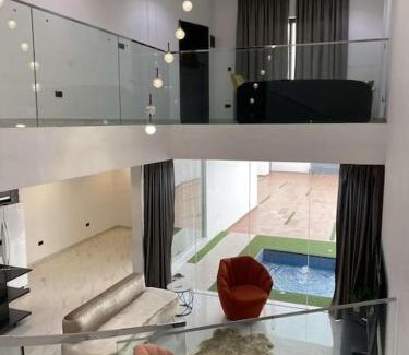 Teshie Apartamento | Luxurious 4 Bedroom House With Pool