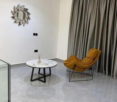 Teshie Apartamento | Luxurious 4 Bedroom House With Pool