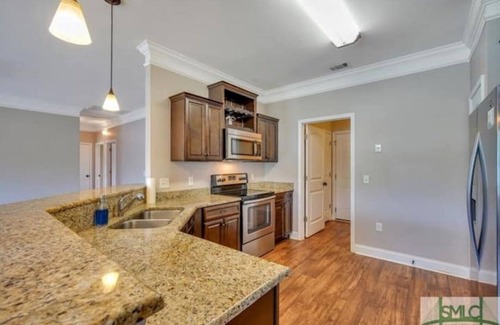 Hinesville Casa | Luxurious 4 bedroom home with huge Master ensuite - pet friendly!