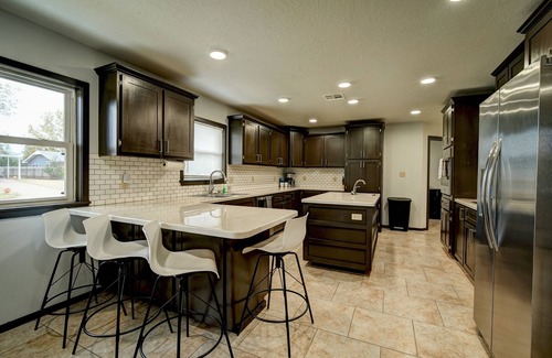 Woodward Casa | Luxurious 4-bedroom w/ pool table & outdoor bar