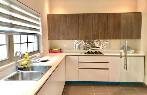 Teshie Casa | Luxurious 4 bedrooms townhouse - AIRPORT RESIDENTIAL (20 minutes from Airport)