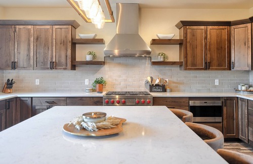Lead Cabina | Luxurious 4200+ Sq. Ft. Lodge in Powder House Pass with Amazing Deck Views!