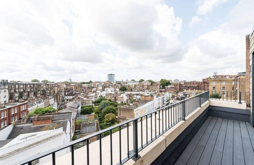 Kensington Apartamento | Luxurious 4BD Duplex Apartment in Earls Court with Terrace!
