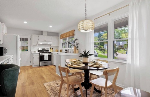 North Hills Casa | Luxurious 4BD near Downtown, NCSU, RDU airport, with movie room, games, & more!
