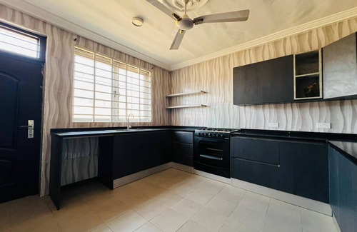Teshie Apartamento | Luxurious 4BR 4.5BA Fully Furnished Retreat – Perfect for Families or Groups!